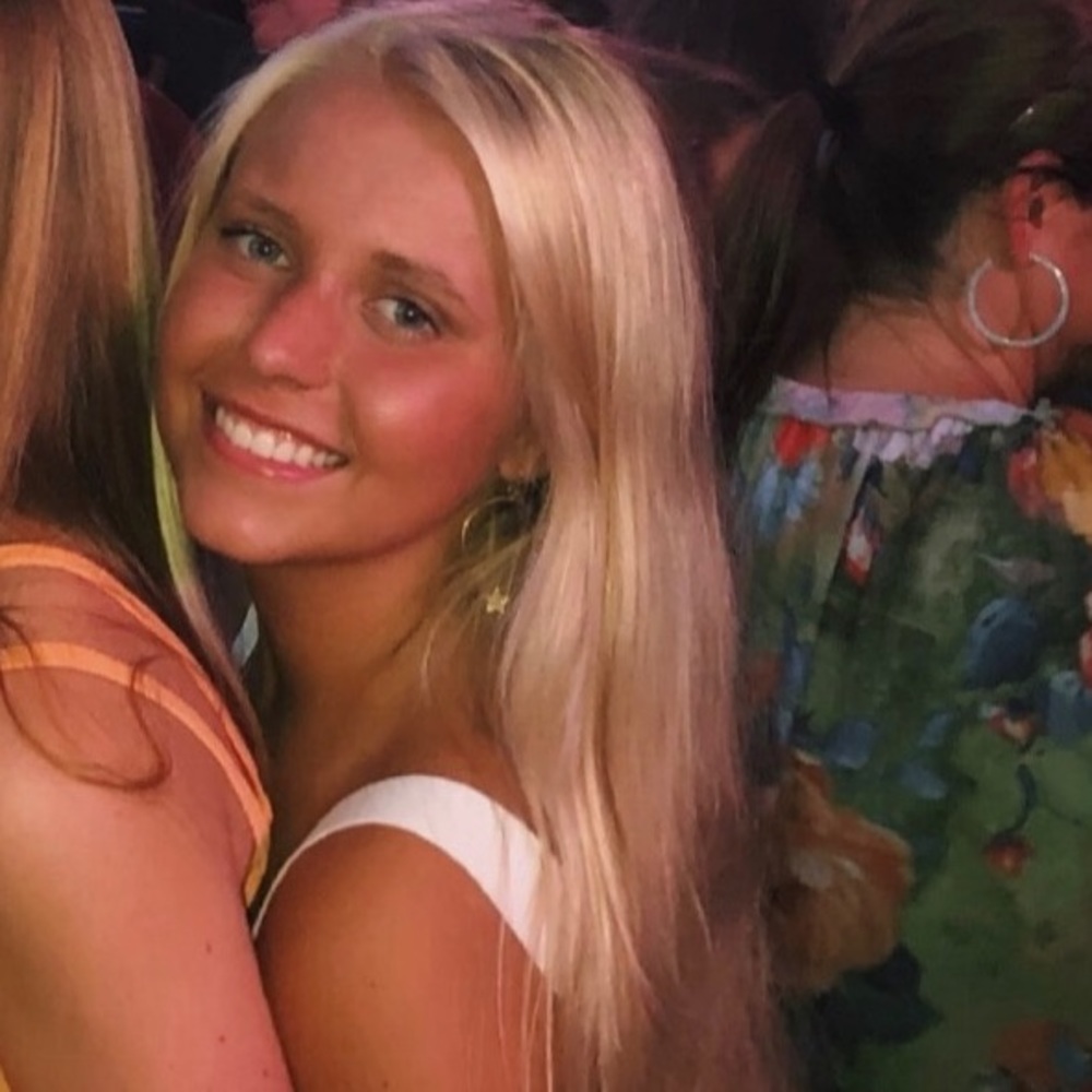 Meet your Posher, Caroline